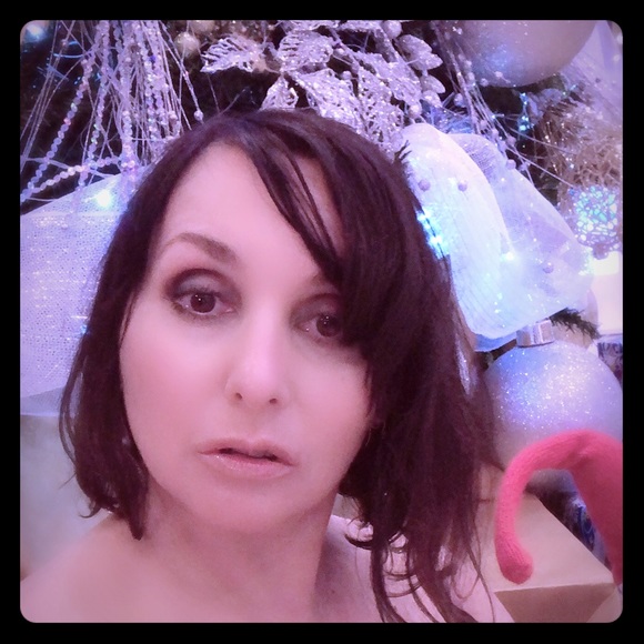 Meet your Posher, Ilona - Picture 1 of 1